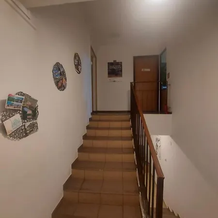 Travel House Pensión *